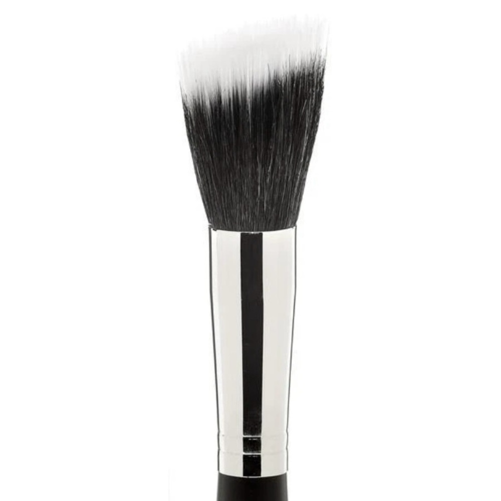 NWOT Studio Gear #15 Bronzer/Stippling Brush